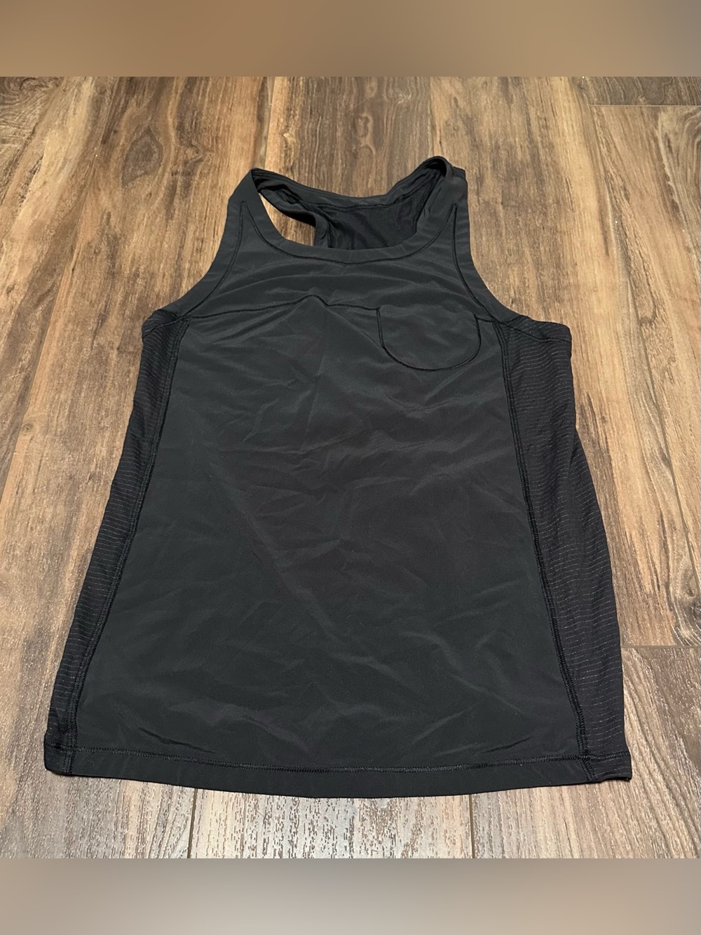 Lululemon Split Back Race back Tank Top Women’s  Sz 10 Black Pocket